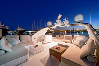 BACHATA -  Flybridge Lounge